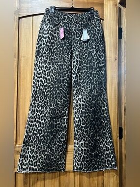 PrettyLittleThing Leopard Print Wide Leg Jeans in Black and Tan